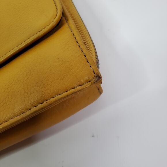 Vtg TIGNANELLO Crossbody Organizer Bag Purse Pebbled Leather Mustard Yellow - Picture 14 of 16